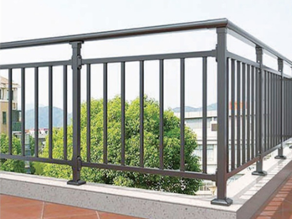 鋅鋼陽(yáng)臺(tái)護(hù)欄