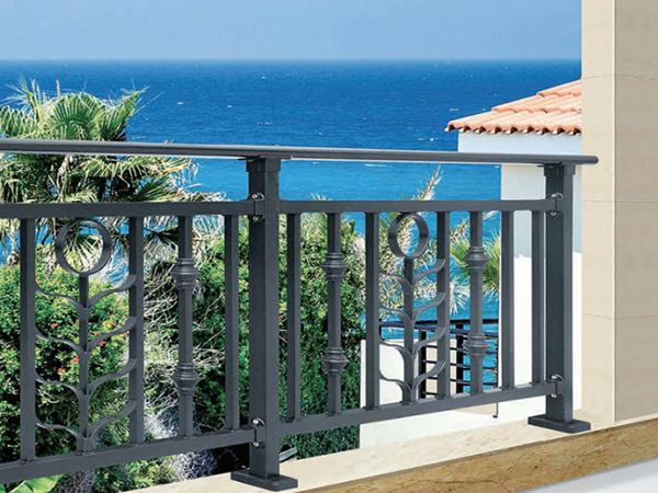 鋅鋼陽(yáng)臺(tái)護(hù)欄