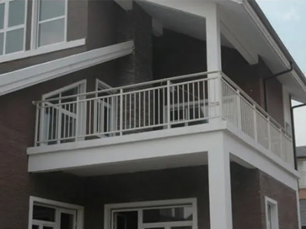 鋅鋼陽(yáng)臺(tái)護(hù)欄