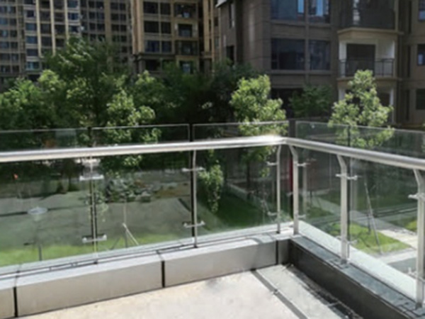 鋅鋼陽(yáng)臺(tái)護(hù)欄